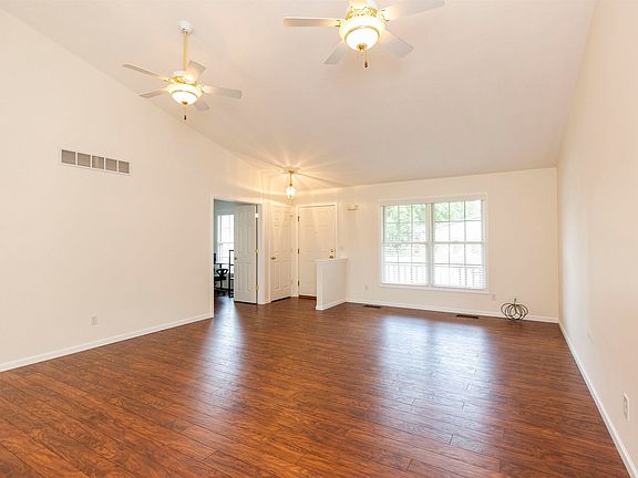 4th image of 942 Tealwood St