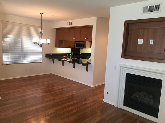 2nd image of 363 Arden Ave Unit 4