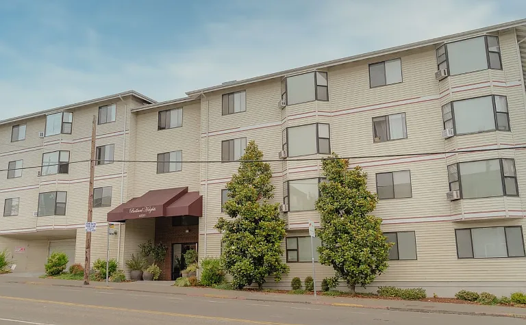 Ballard Heights Apartments — Photo 1