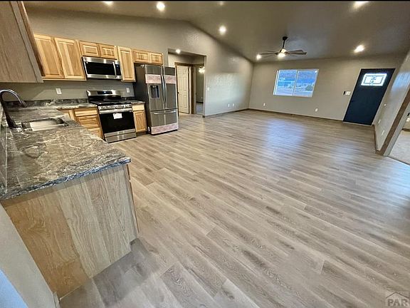 4th image of 17 Pike View Ave