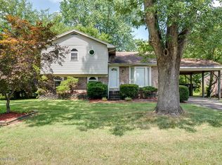 1004 Guenevere Ct, Louisville, KY 40222