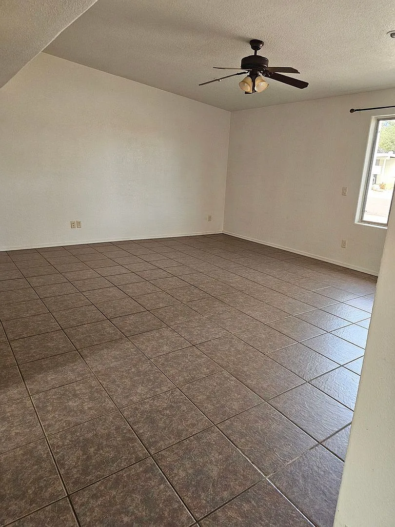 4 bedroom home close to Cochise College! — Photo 2