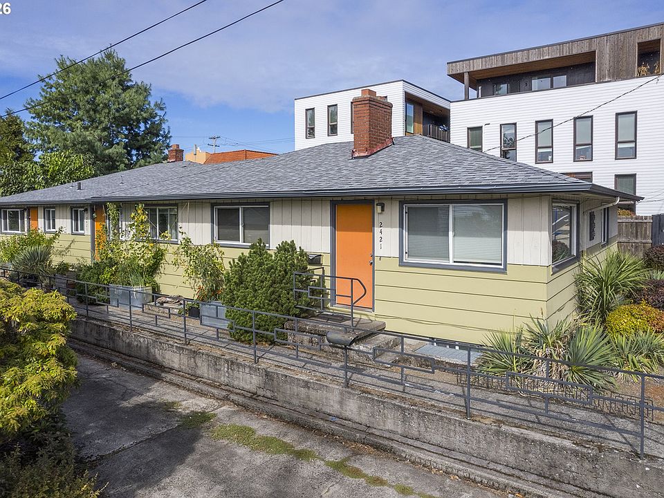 1st image of 2421 SE 52nd Ave