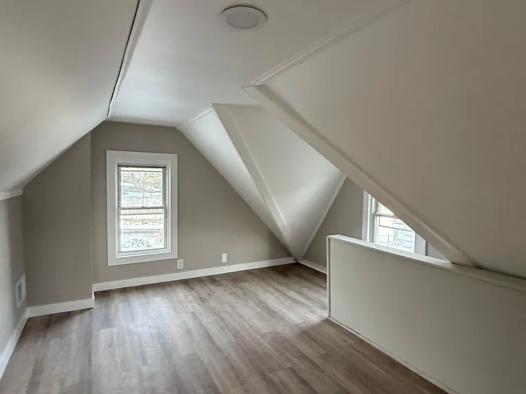 953 Roup Ave — Photo 15