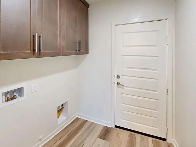 2403 Dale Ct — Photo 4