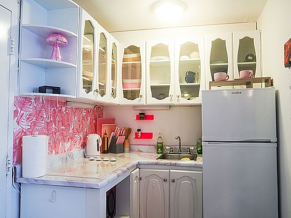 4th image of 1126 Ashford #51
