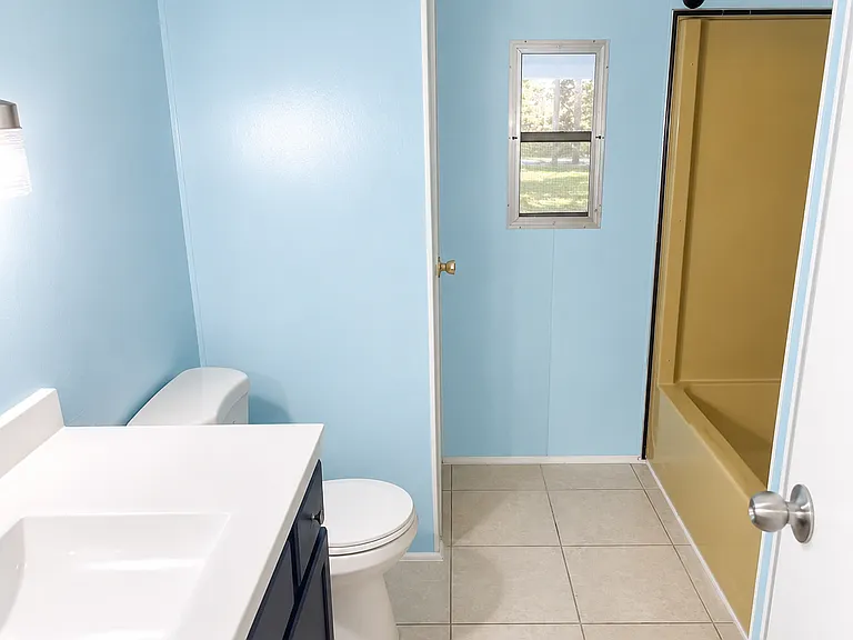 5730 SW 62nd Pl — Photo 6
