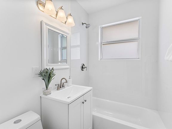 5th image of 1417 SW 19th Street