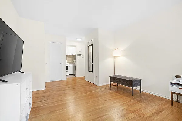 Rented by Compass | media 12