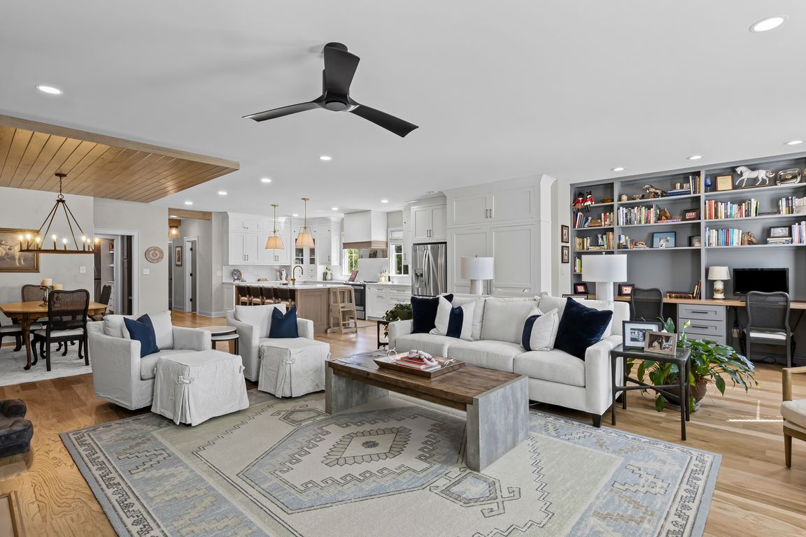 next background image