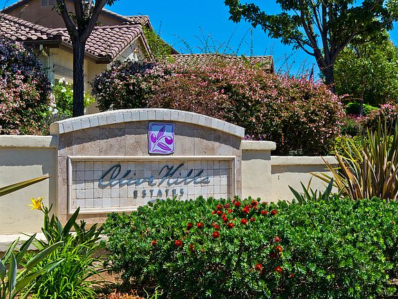 3rd image of 797 Settlers Ct