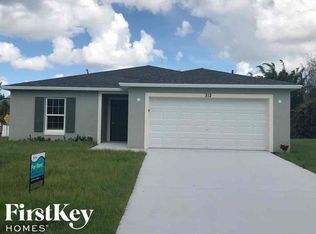 312 SW South Quick Cir, Port Saint Lucie, FL 34953