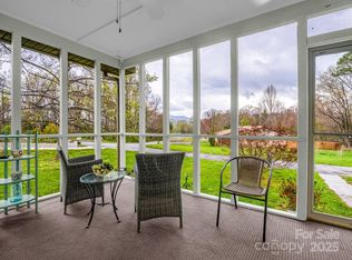 154 Freedom Rd, Hendersonville, NC 28792