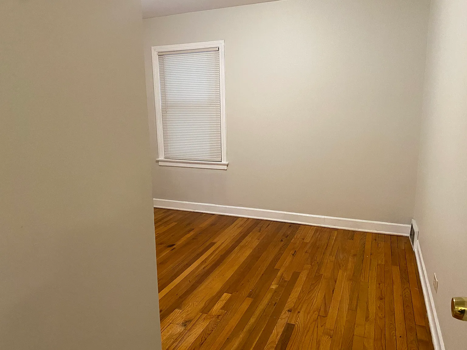 3 bed, 1200 sqft, $1,850 — Photo 4