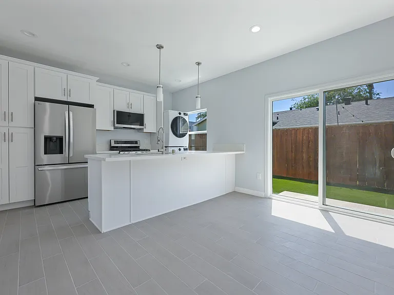 4839 Mansfield St — Photo 11