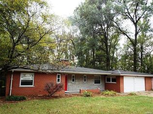 5 Heather Dr, Belleville, IL 62221