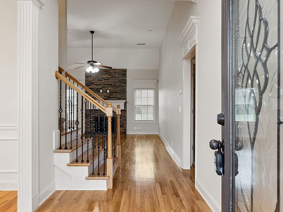 2nd image of 1202 Royal Oak Ave