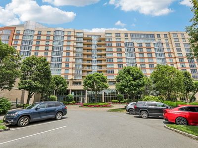 8100 River Rd APT 613, North Bergen, NJ, 07047