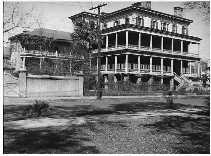 Panorama of building from old photo - 164 Wentworth St #B-4