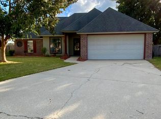 121 Cranberry Dr, Broussard, LA 70518