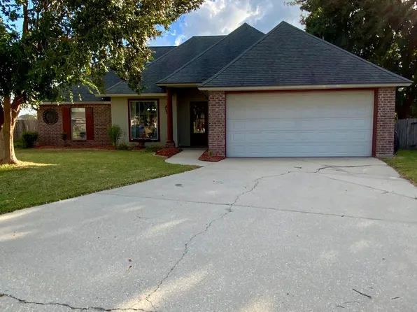 121 Cranberry Dr, Broussard, LA 70518