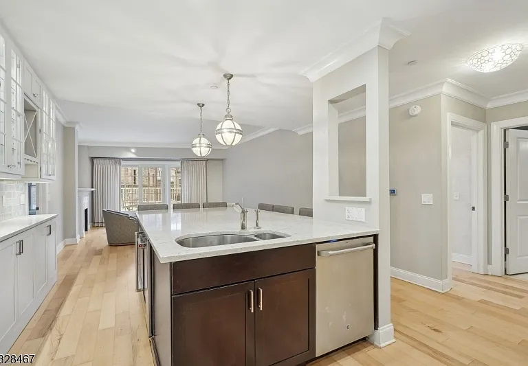 48 S Park St #215 — Photo 9