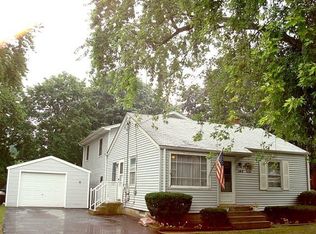 344 Hamlet St, Batavia, IL 60510