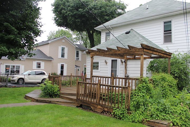 2nd image of 1215 W Mulberry St