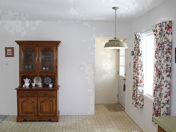 4th image of 5297 Greenleaf Dr