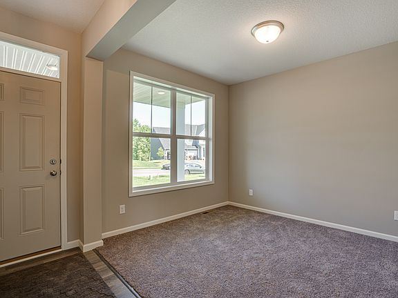 Photos of a similar Foster model