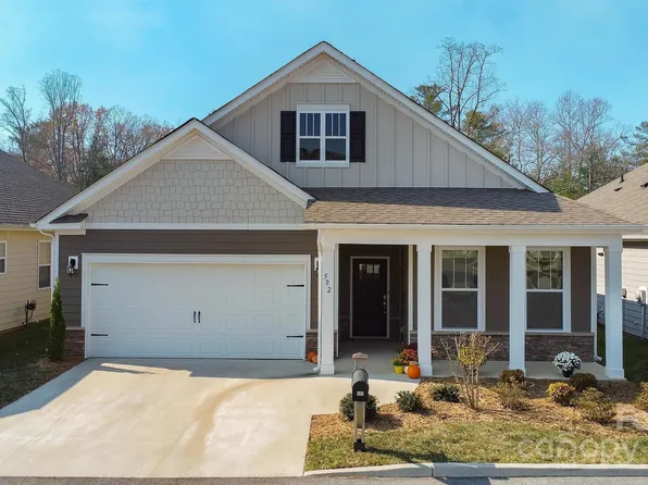 502 Summerfield Pl, Flat Rock, NC 28731