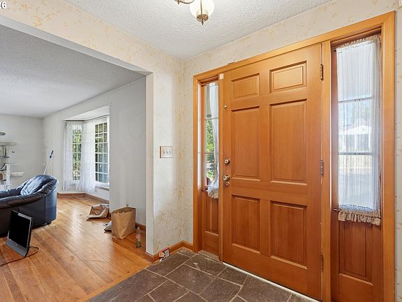5th image of 3928 9th Ct SE