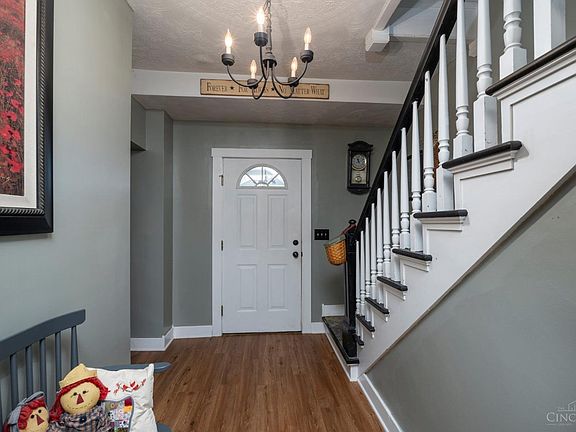 4th image of 421 S Elm St