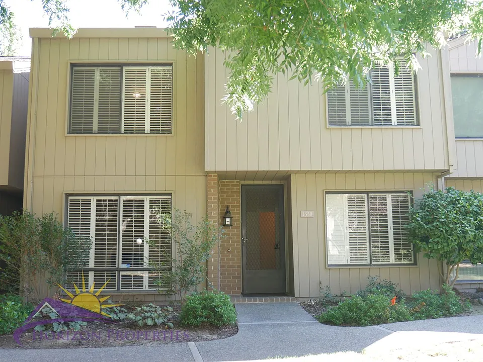 1330 Vanderbilt Way