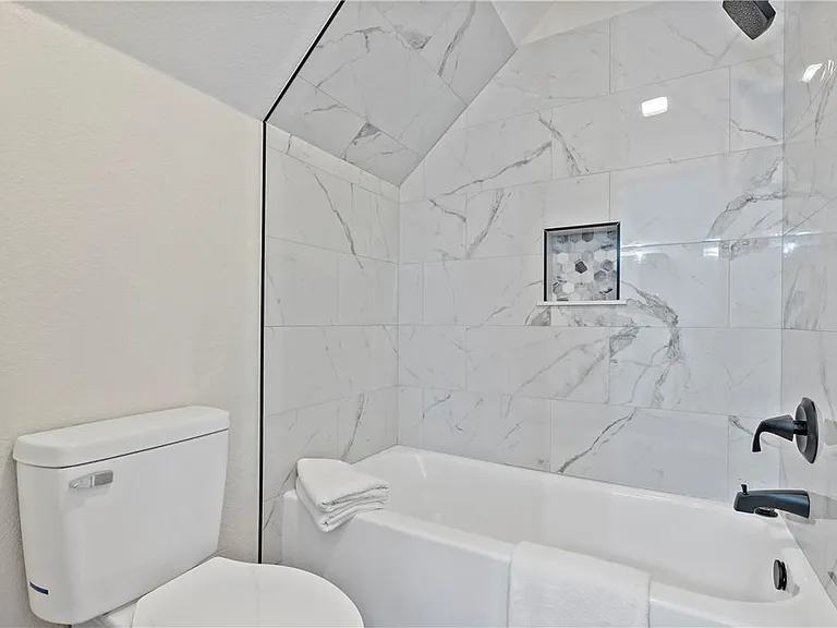 3705 Old Oaks Dr — Photo 28