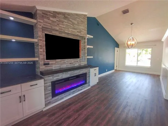 4 bed, 2.0 bath, $4,785 — Photo 2