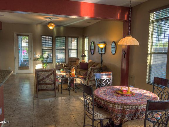 5th image of 2937 N Acacia Way