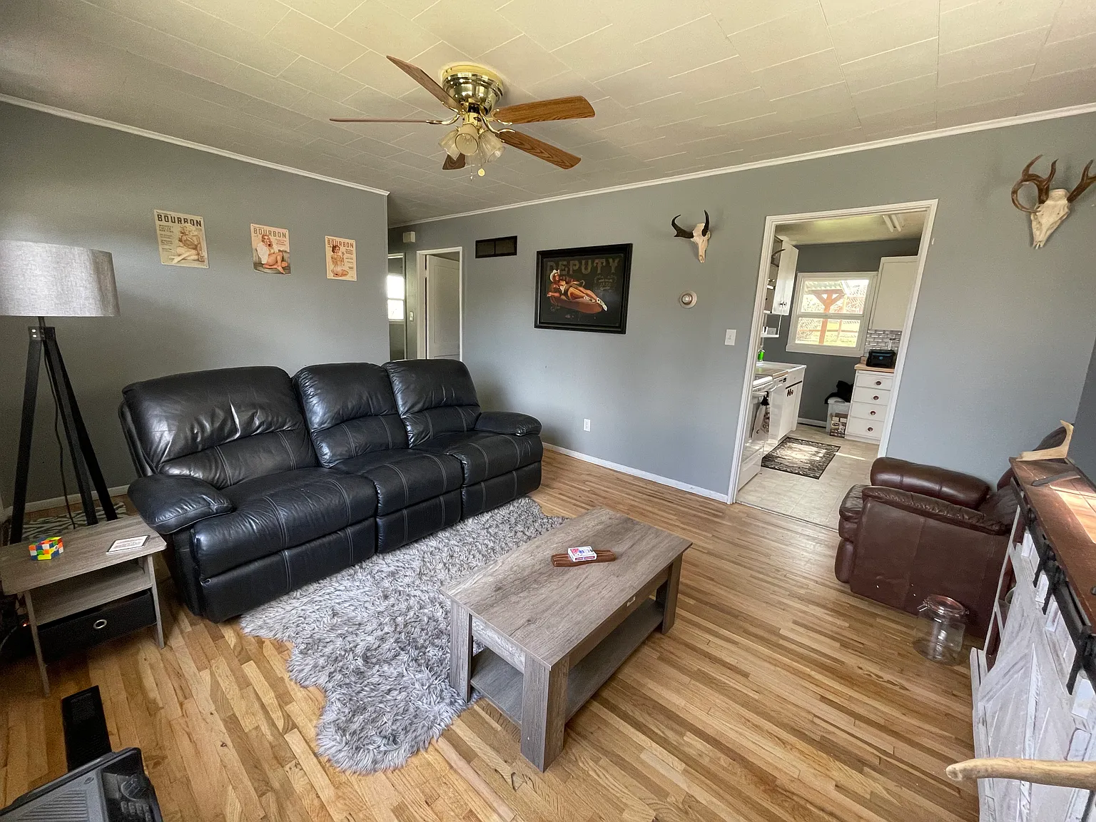 3 bed, 825 sqft, $1,395 — Photo 3