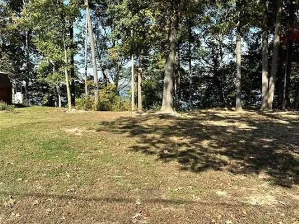 17 Maple Dr, Scottsville, KY 42164