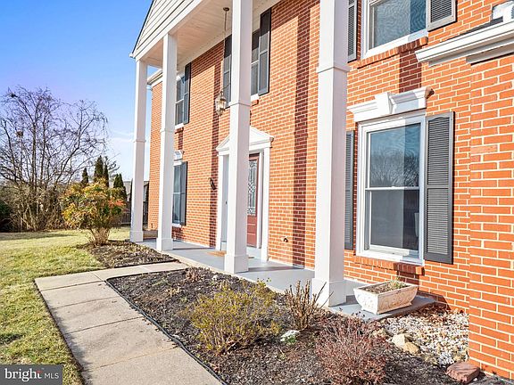 2nd image of 9 Richview Ct