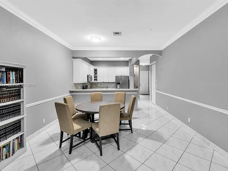 8908 NW 40th St — Photo 35
