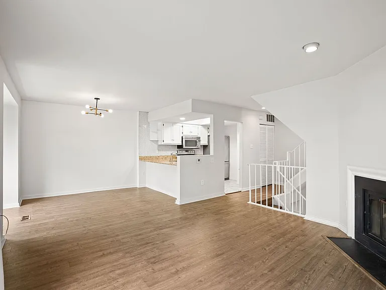 18616 Pier Point Pl — Photo 4