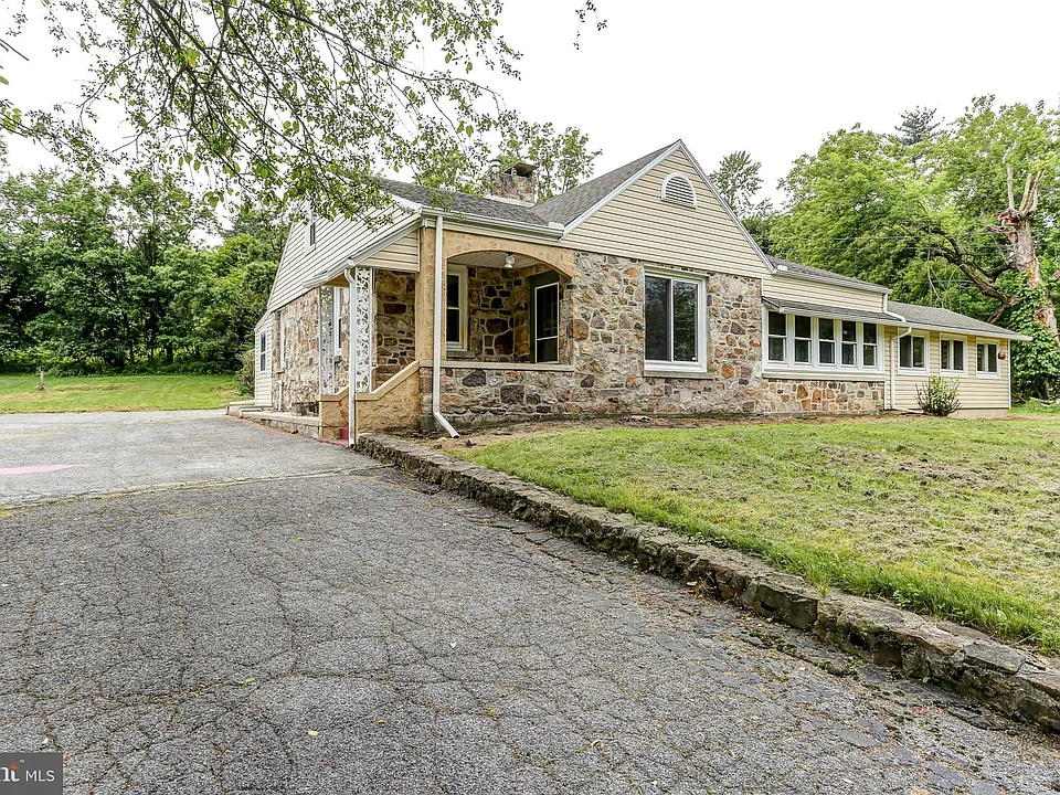 1140 Oyster Mill Rd