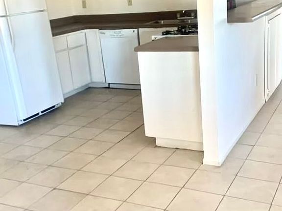 2nd image of 3708 Scuba Cir #D