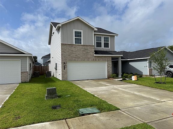 3rd image of 814 Stoney Point Ln