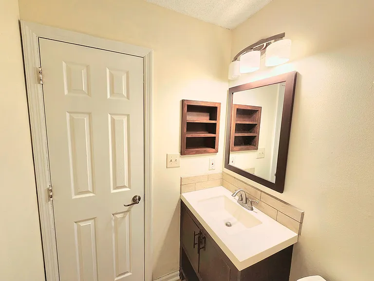 7556 Gordon Cir — Photo 17