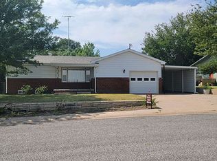 415 N Wood Ave, Meade, KS 67864