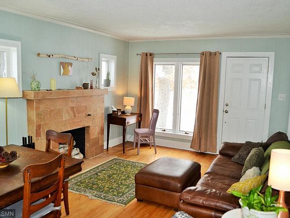 3rd image of 3207 Taylor St NE