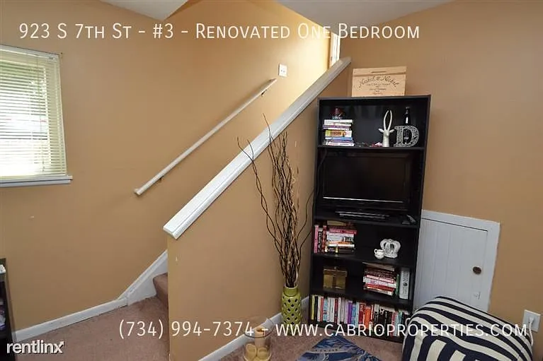923 S 7th St — Photo 7