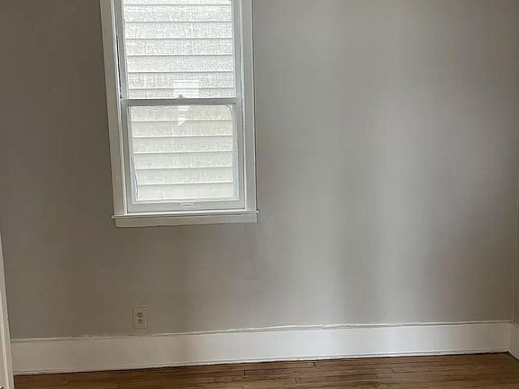 4th image of 733 E Laurel St Floor 1